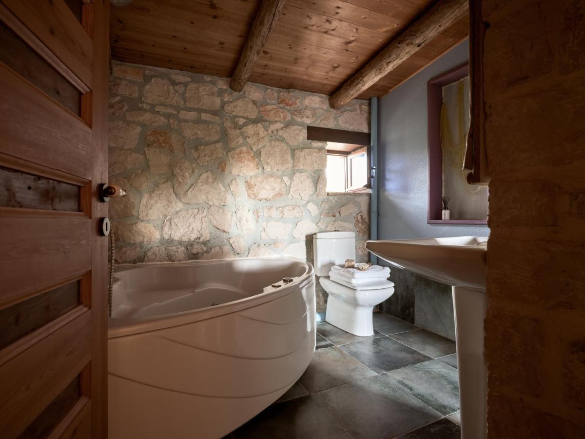Vafias Villa - Tranquil Location, Ideal For Large Groups, By Zantewize Lithakia  Zewnętrze zdjęcie